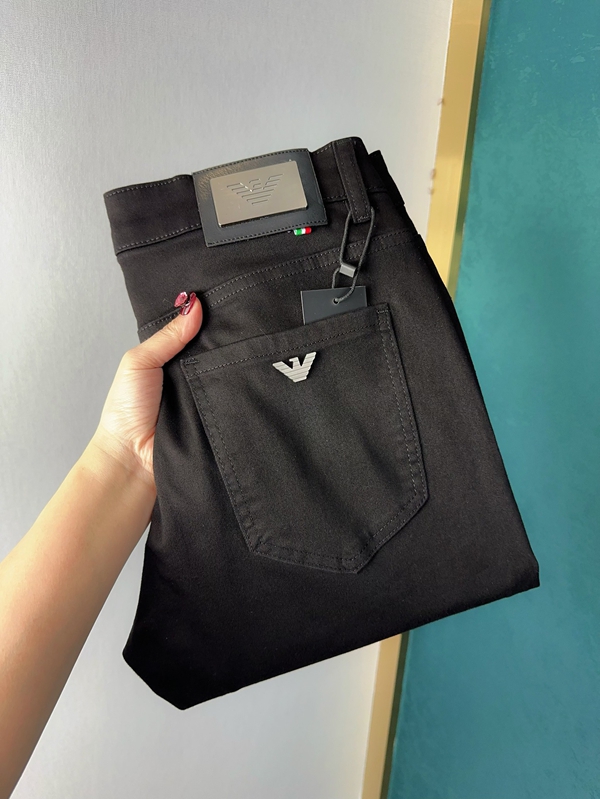 ブランドジーンズ正面デザイン